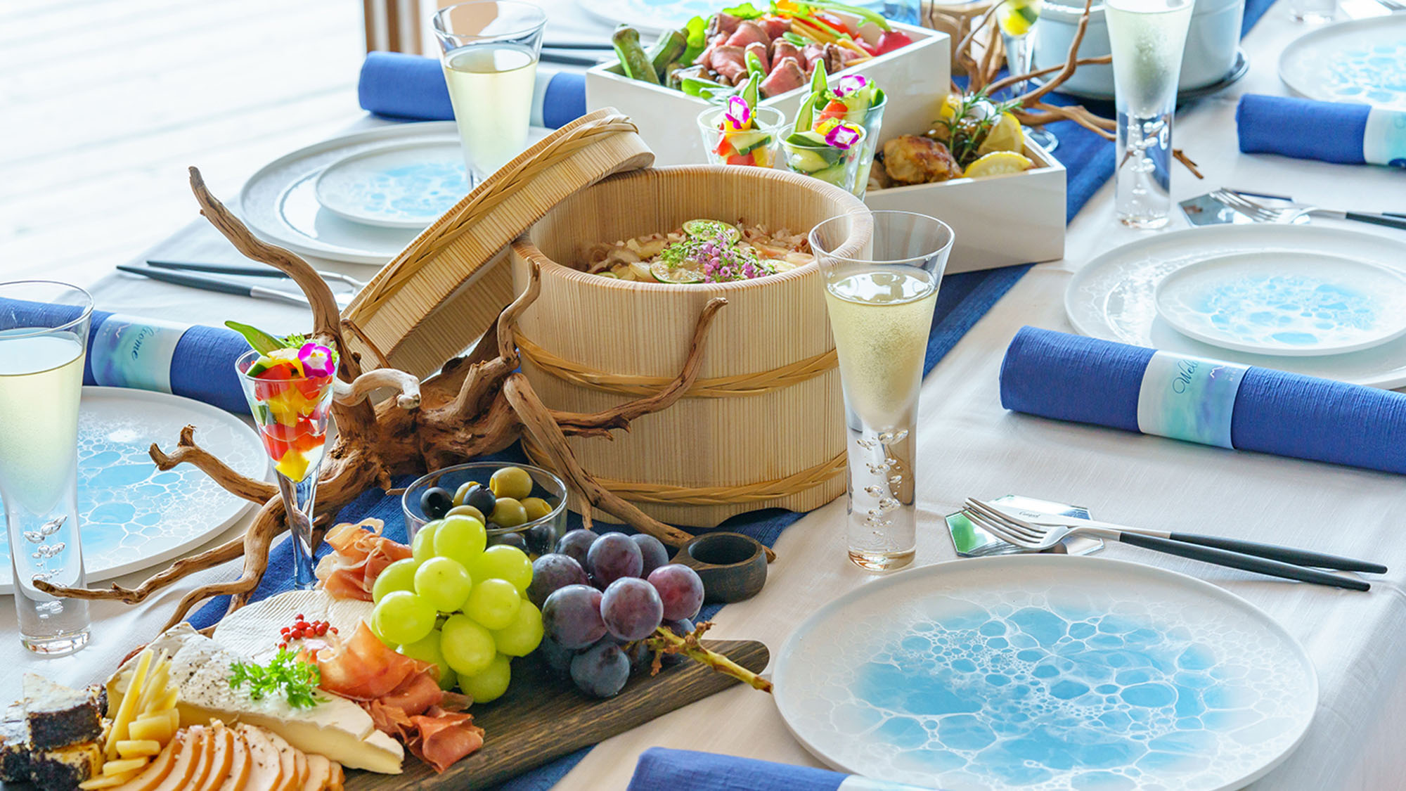 ・【食事イメ―ジ】ご家族やご友人だけの空間で、お食事や会話を楽しむ豊かな時間をお楽しみください