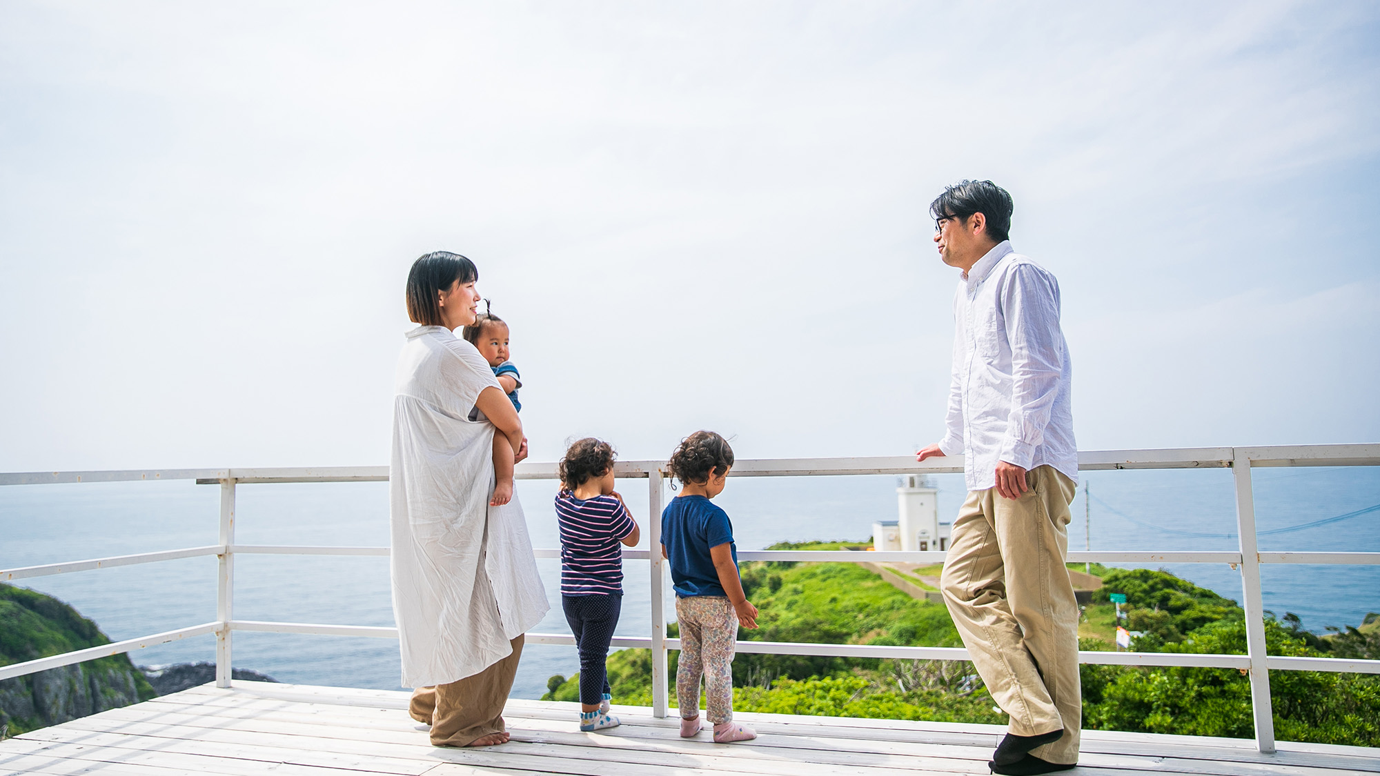 ・【テラス】自然が豊かな大島はお子様連れの家族旅行にもぴったり。貸切宿で、自由にお過ごしいただけます