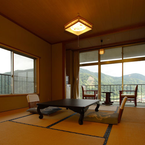 *East Wing High Floor Guest Rooms