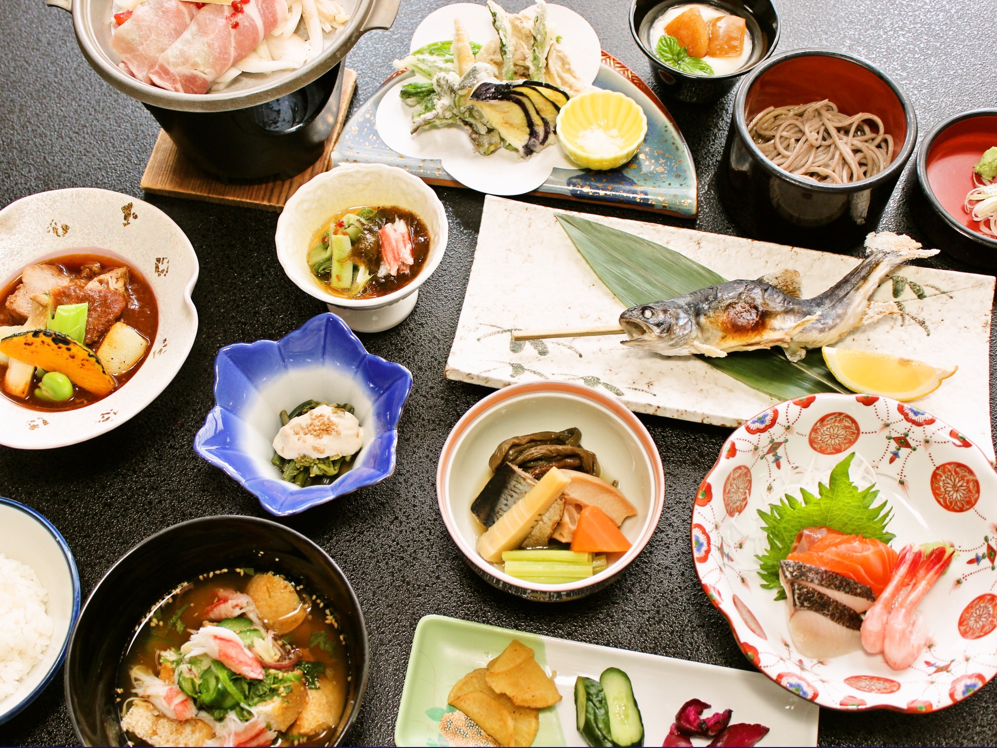 雪国魚沼の郷土料理をふんだんに使った夕食