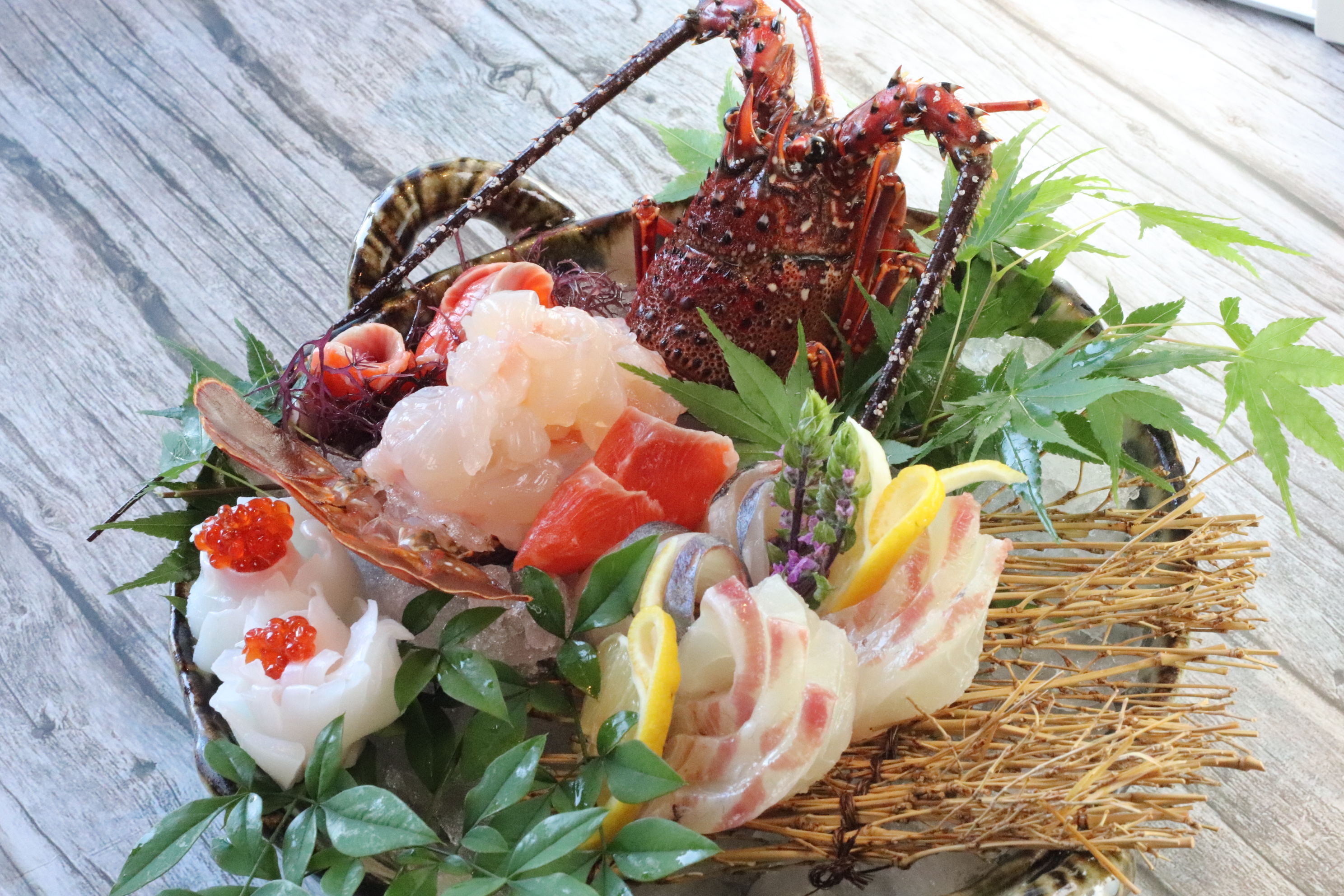 伊勢海老地魚造り