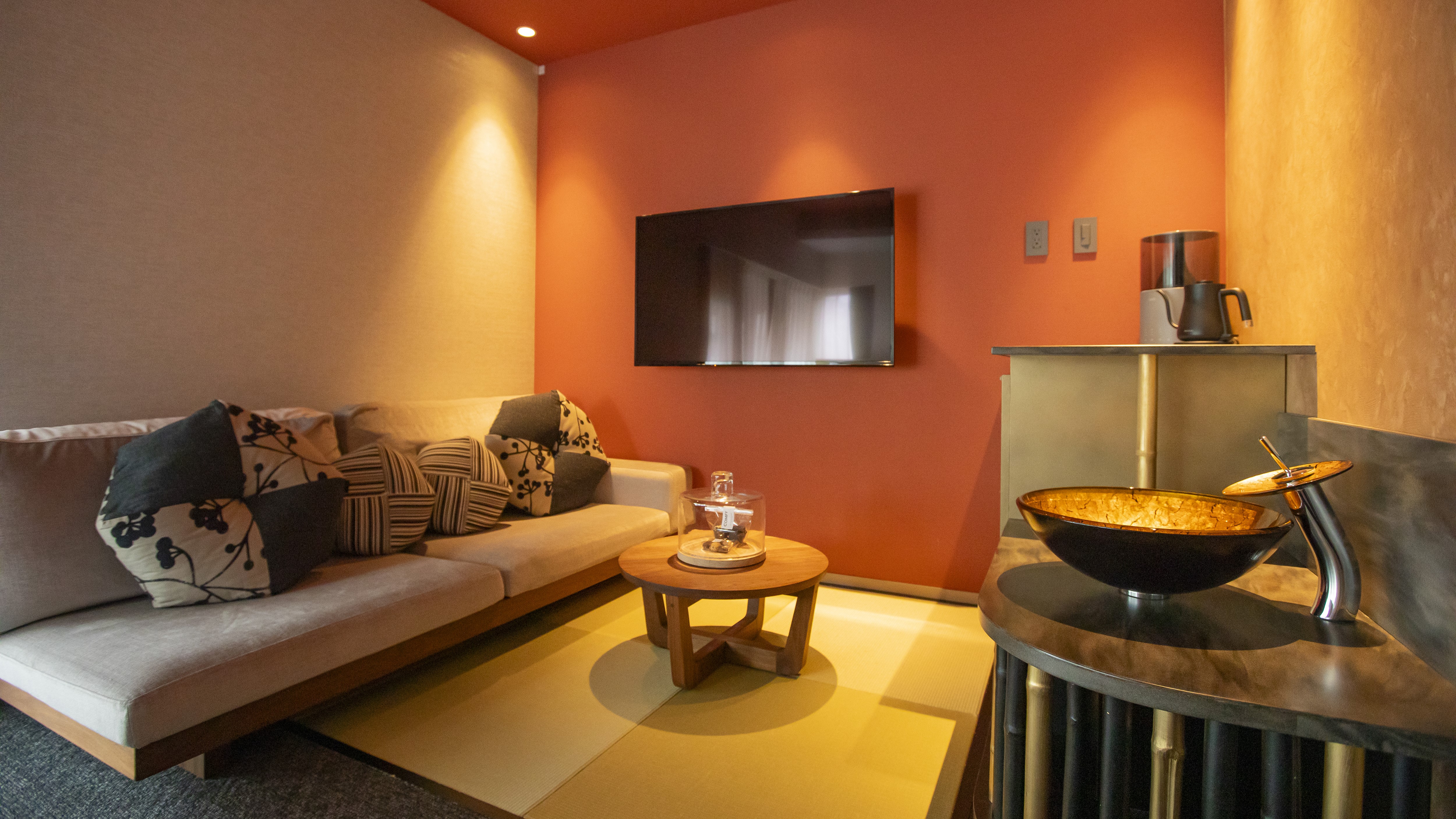 風の間（月見の湯）