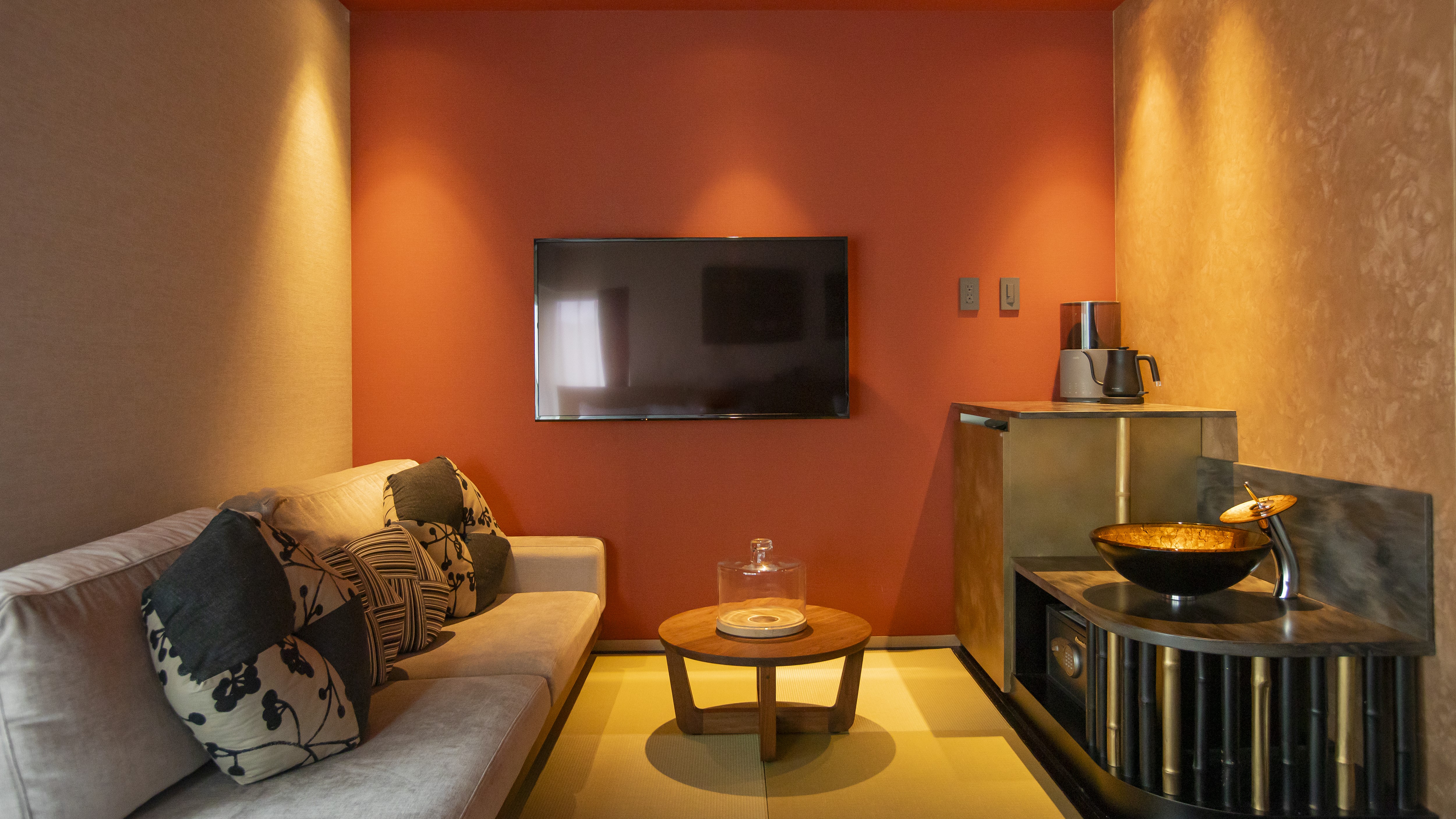 風の間（月見の湯）