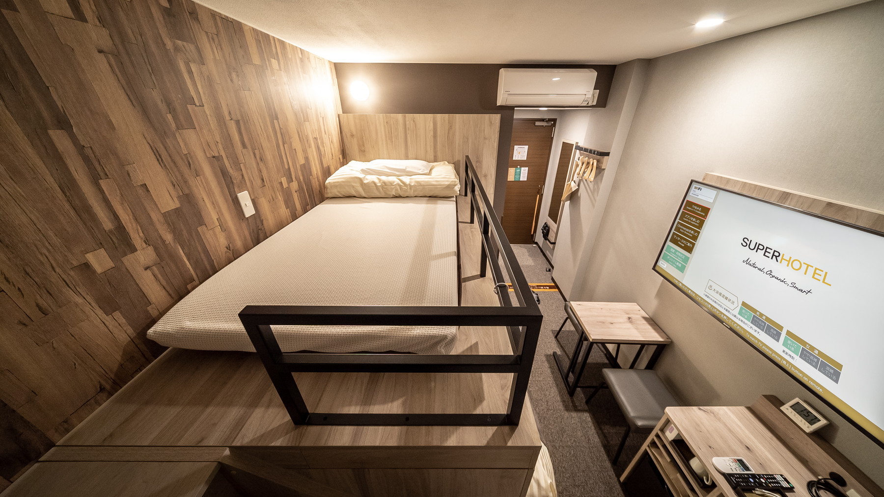 ロフト部分はお荷物置きにもなります♪