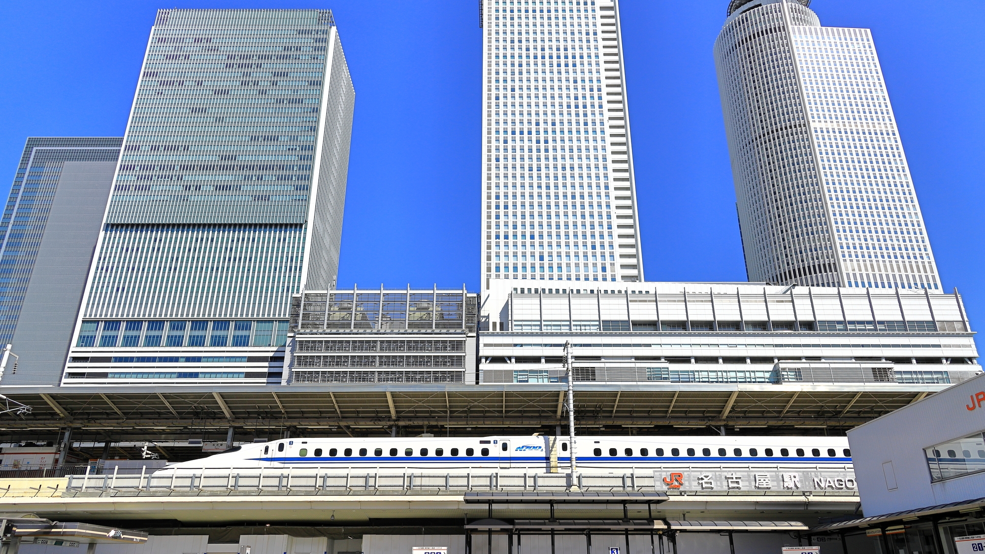 名古屋駅　中部地方最大のターミナル駅！お買い物・お土産には困りません