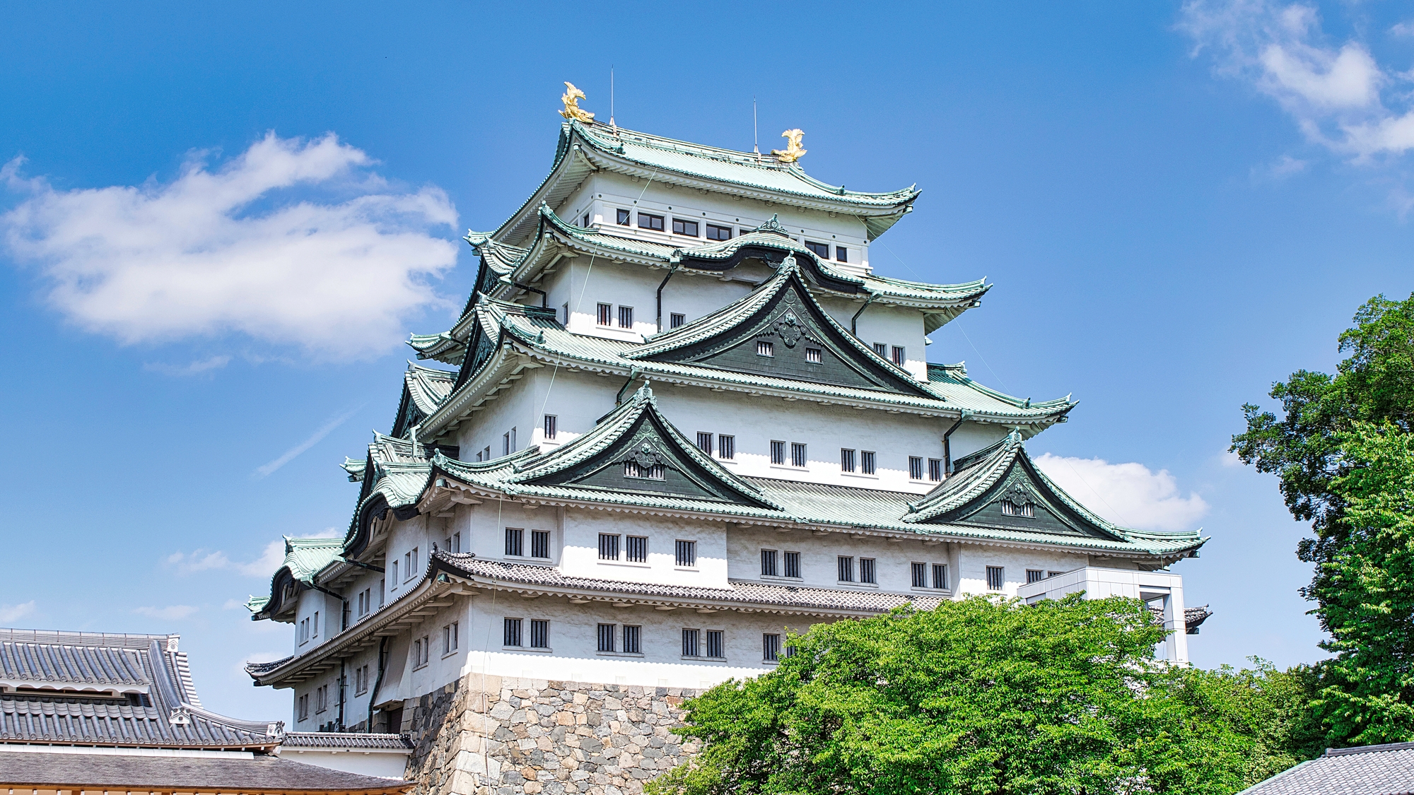 名古屋城　有名な金のしゃちほこが輝く姿を是非ご覧くださいませ！