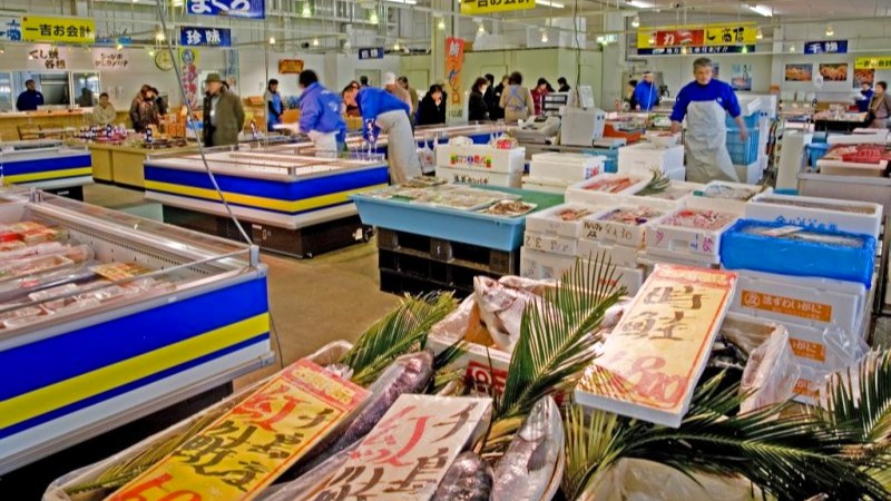 【いわき ら・ら・ミュウ】小名浜港の目の前！新鮮な海鮮丼や干物などのお土産がいっぱい♪