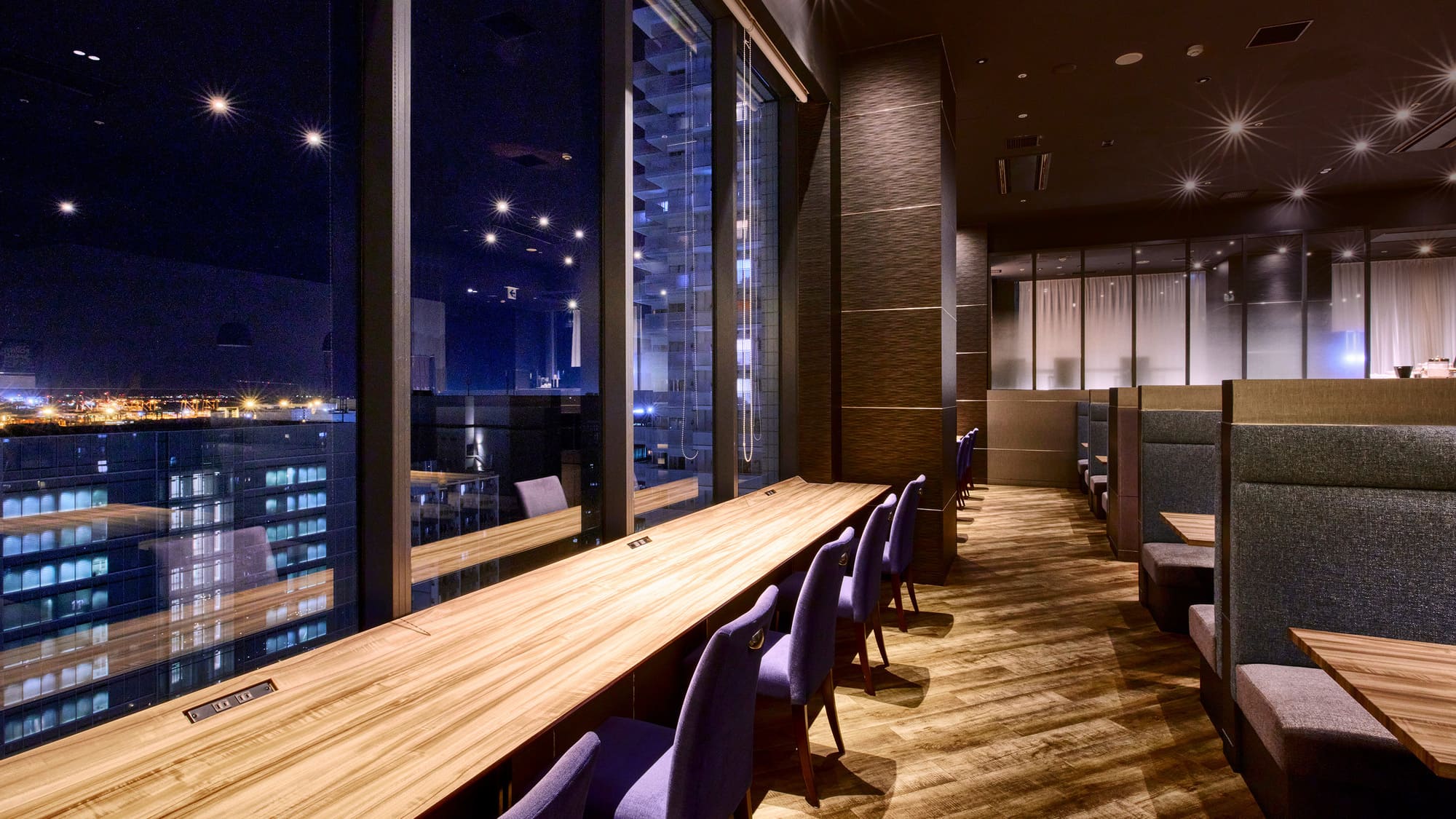 ゲストラウンジ｜宿泊者限定の無料ラウンジです。各種ソフトドリンクをご用意しております。