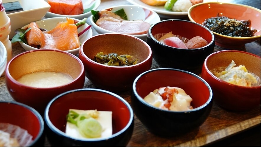 【朝食】味めぐり横丁～ご当地一品と彩り朝食～