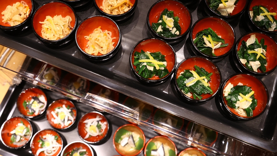 【朝食】味めぐり横丁～ご当地一品と彩り朝食～