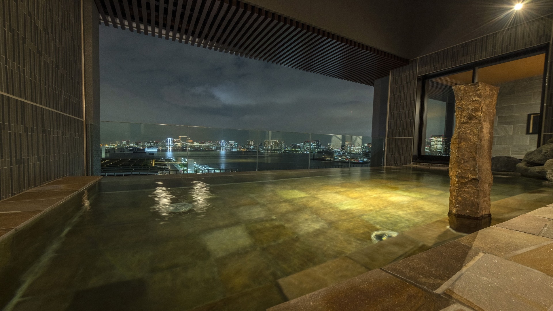 【14％OFF】【楽天スーパーSALE】高層階＜素泊り＞最上階天然温泉眺望大浴場でパワーチャージ 