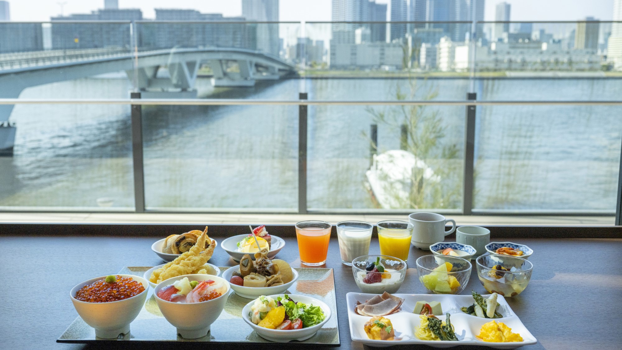 【朝食】ベイサイドの景色を眺めながら、優雅な朝食を･･･