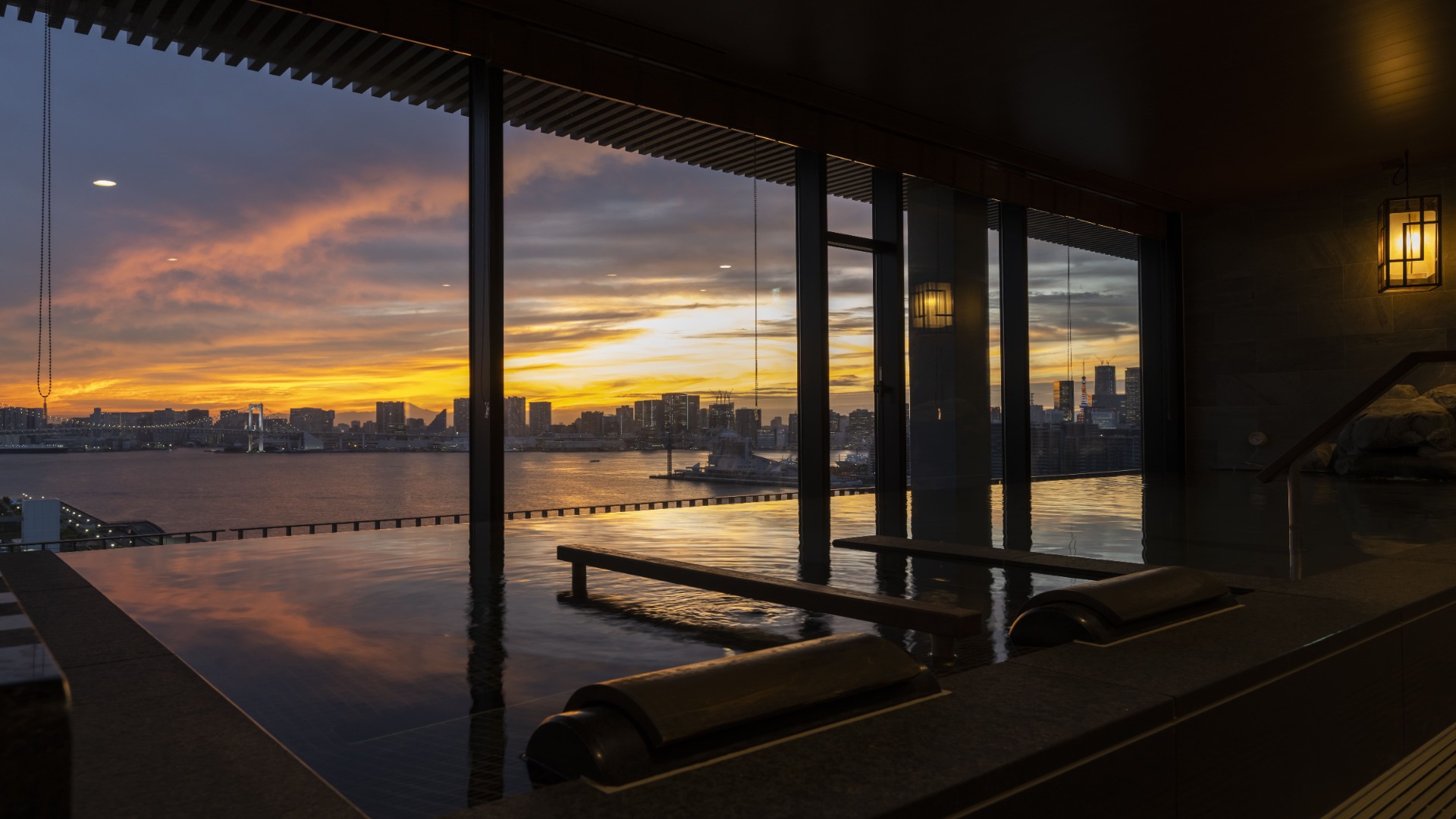 【最上階 眺望大浴場】＜男湯＞