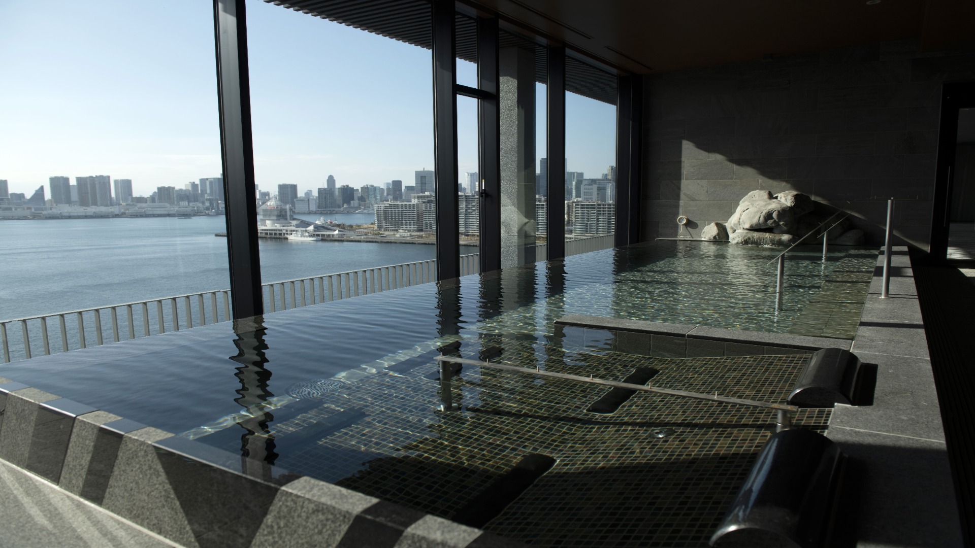 【最上階 眺望大浴場】＜男湯＞