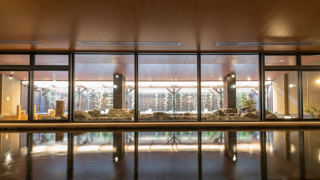 【直前割】＜朝食付＞ IN18：00/OUT10：00 約80種の和洋バイキング！温泉も満喫♪