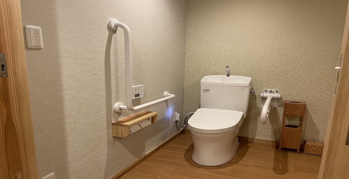 【客室】ユニバーサルトリプル＜バリアフリー＞トイレ