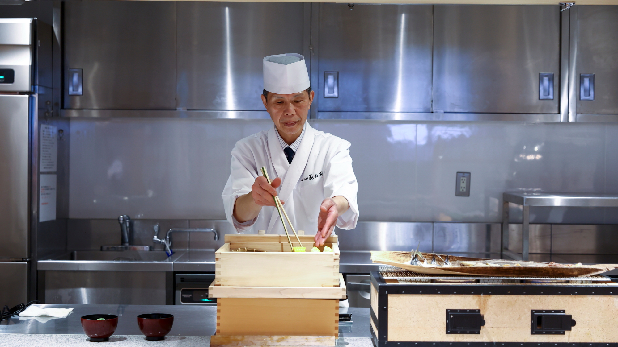 【朝食】オープンキッチンで出来立てのお料理をご用意しております。