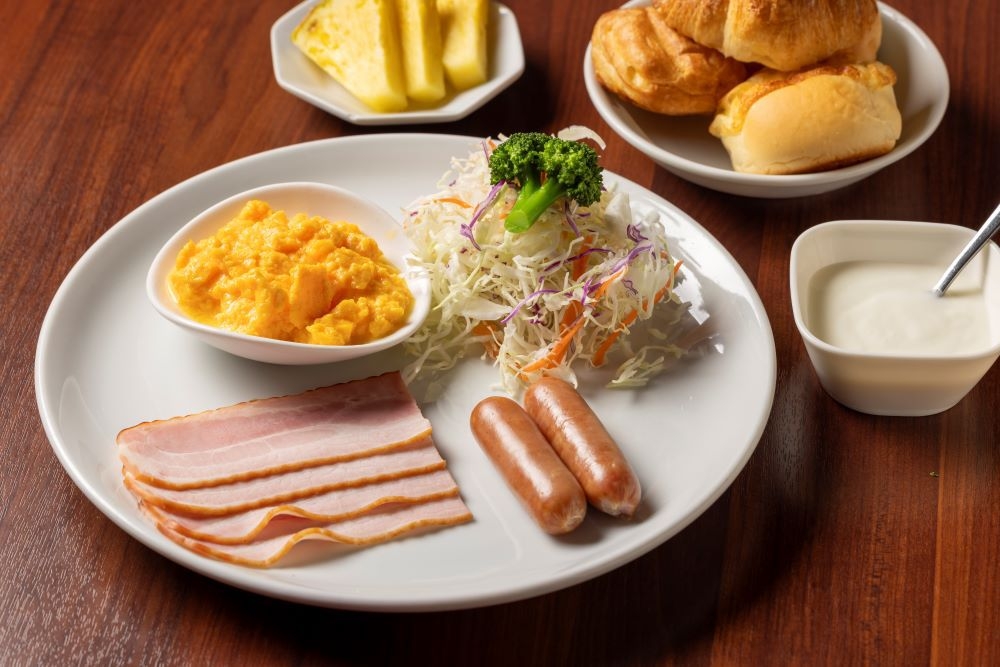 【期間限定】梅雨のジメジメ気分をふっとばせ！タイ料理無料朝食付きプラン！