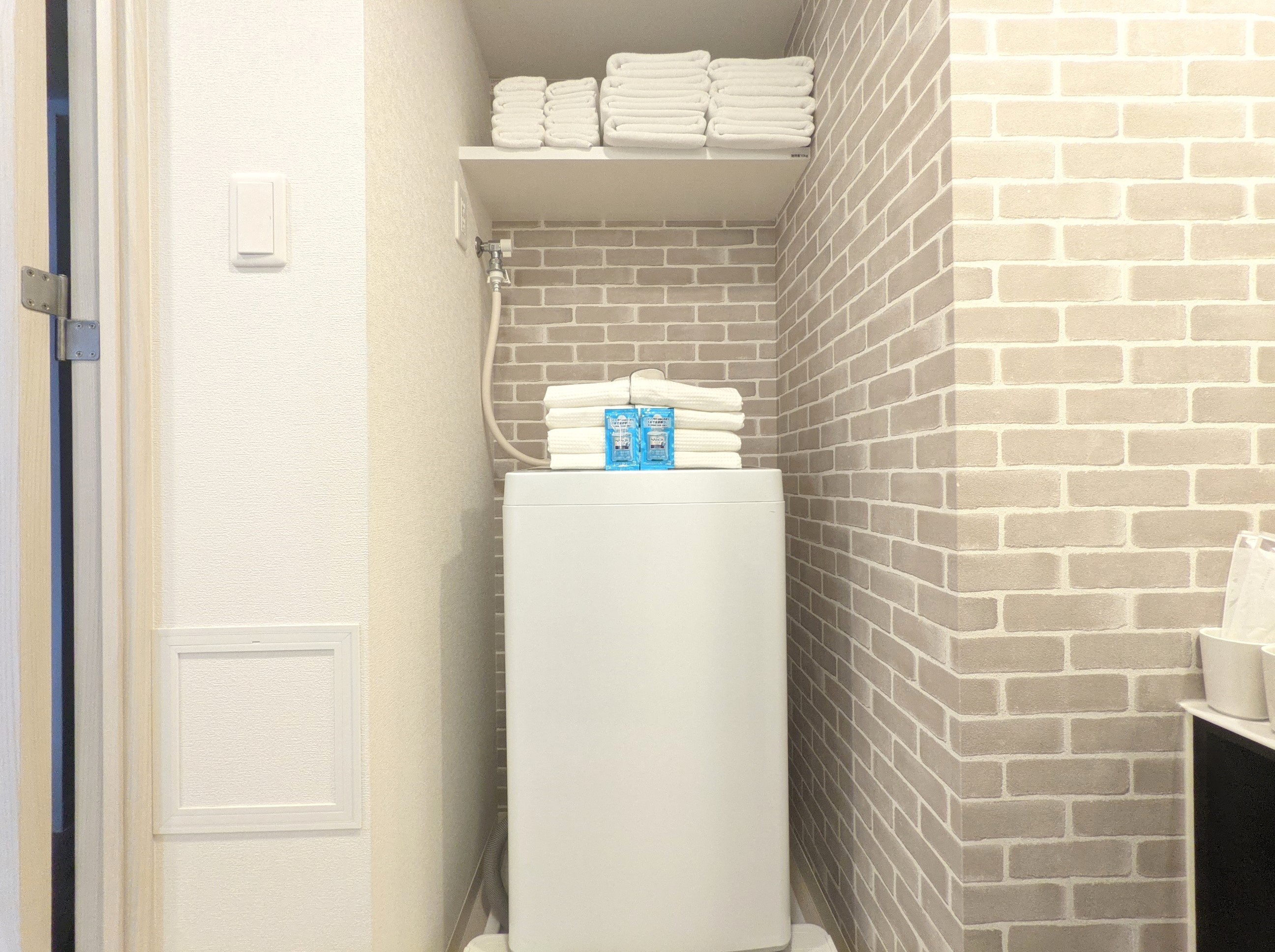 洗濯機(洗剤付き)です。