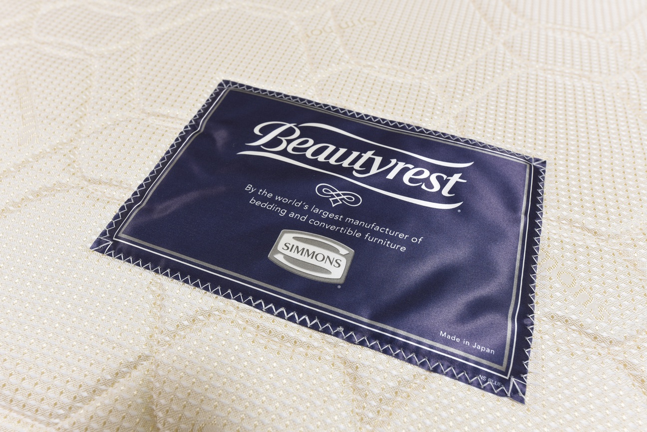 シモンズのマットレスで快適に。