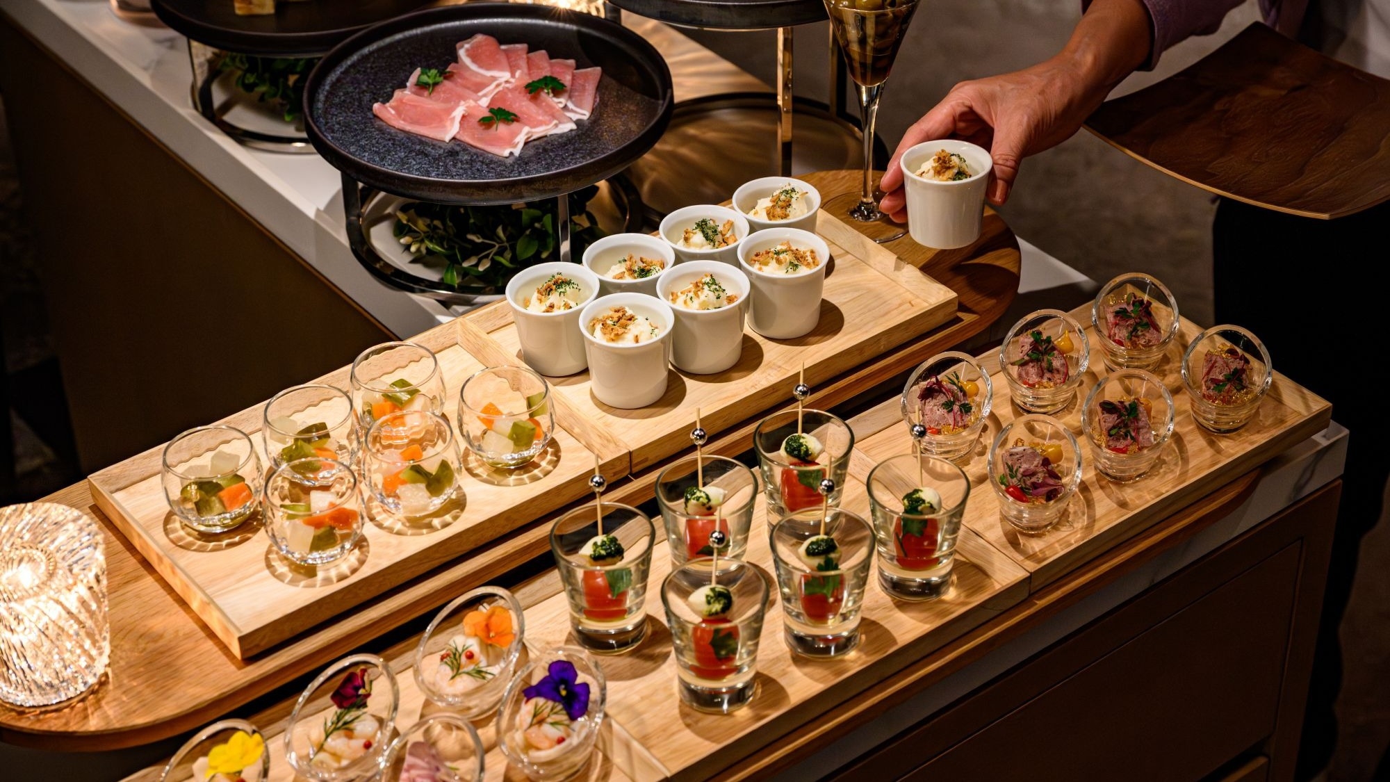 【開業4周年記念】1日1室限定特別料金！バルコニー付き×広々50㎡角部屋◇素泊まり◇