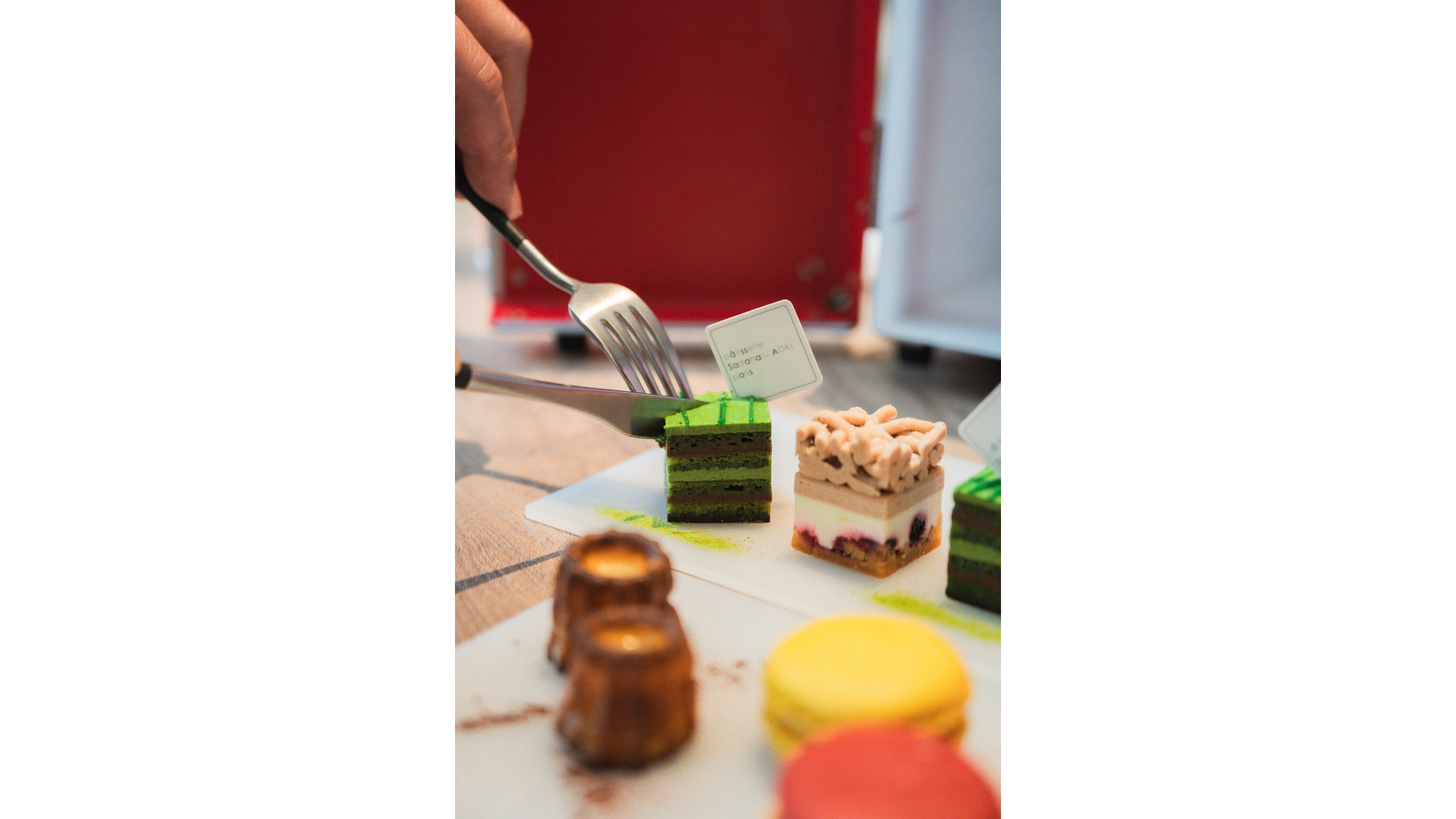 ホテル1Fにある「サダハル・アオキ・パリ 烏丸御池店」のスイーツをアフタヌーントランクでご用意します