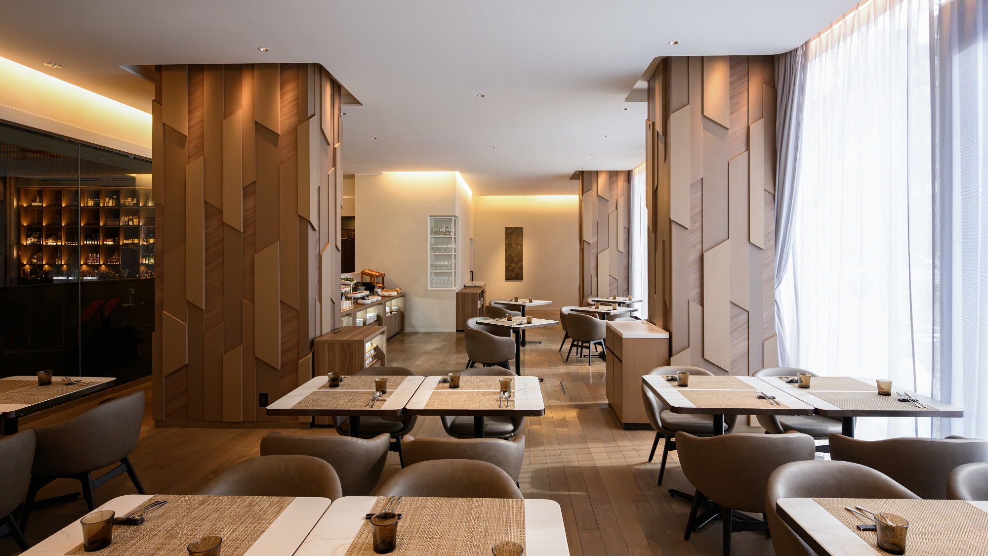 1F ダイニング&カフェ「THE OIKE TERRACE」内観