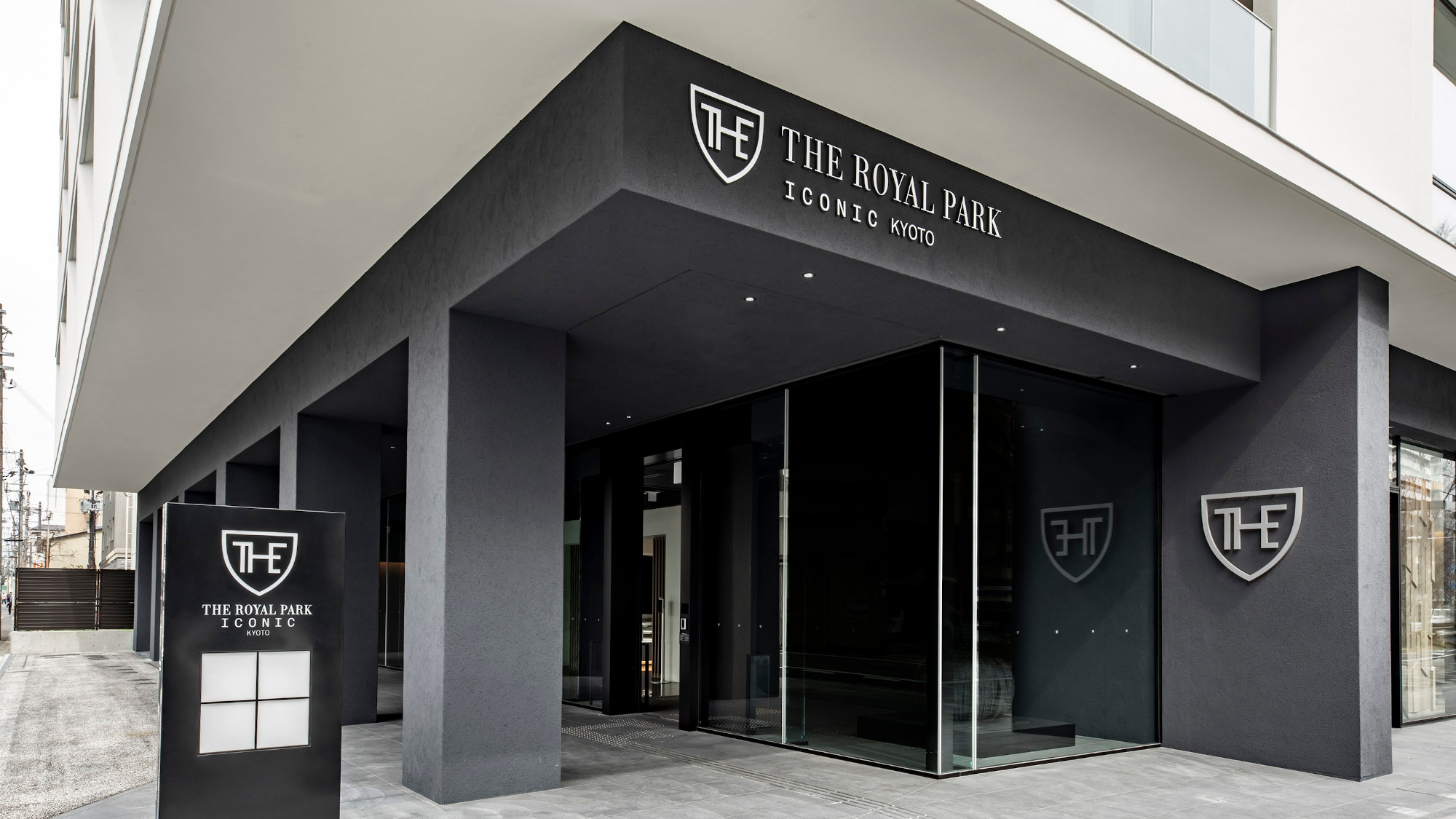 ホテルエントランス