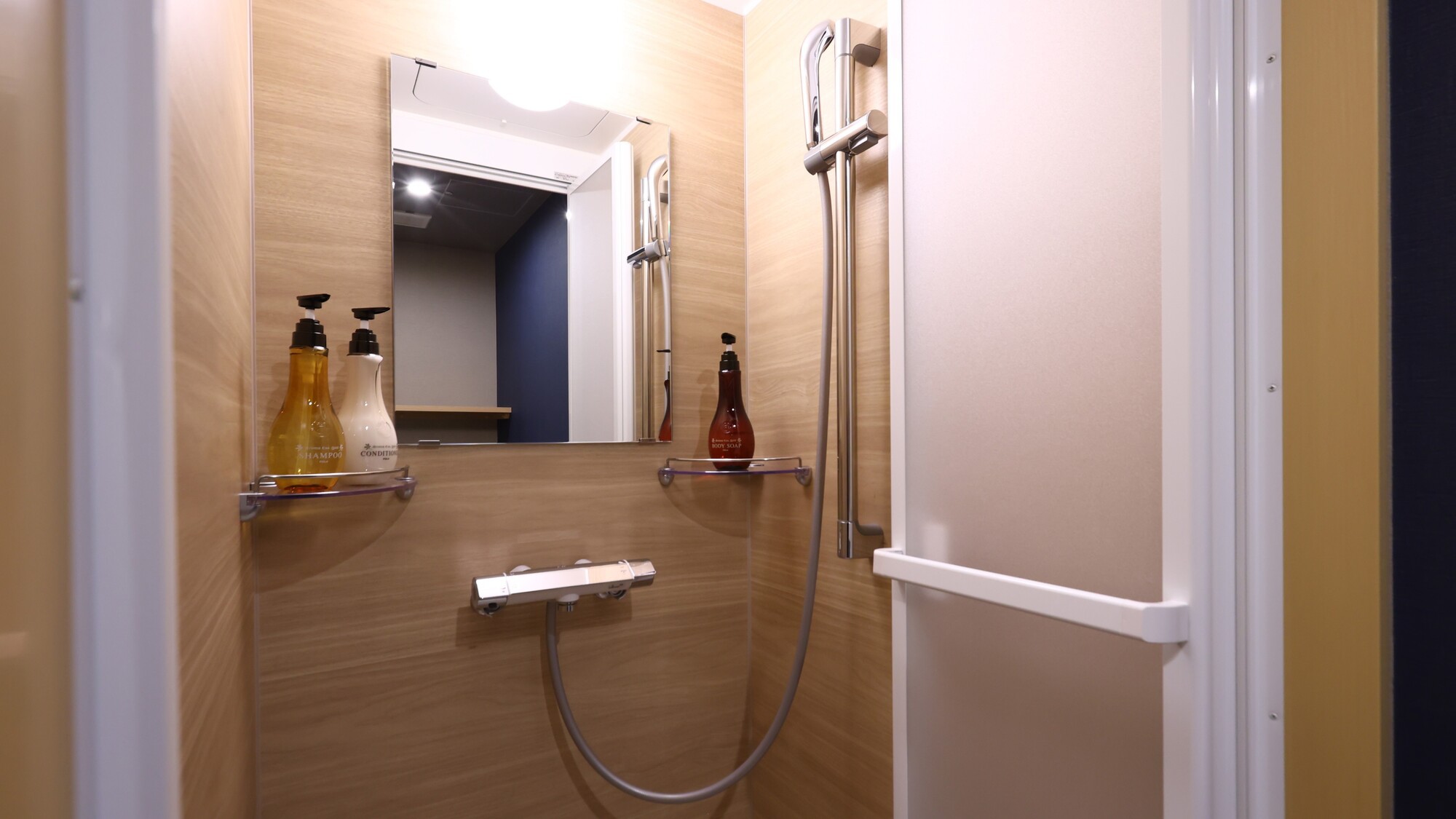 【客室】シャワーブース
