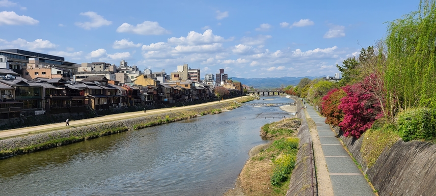 ▪鴨川▪ホテルからバスで10分、徒歩で20分。