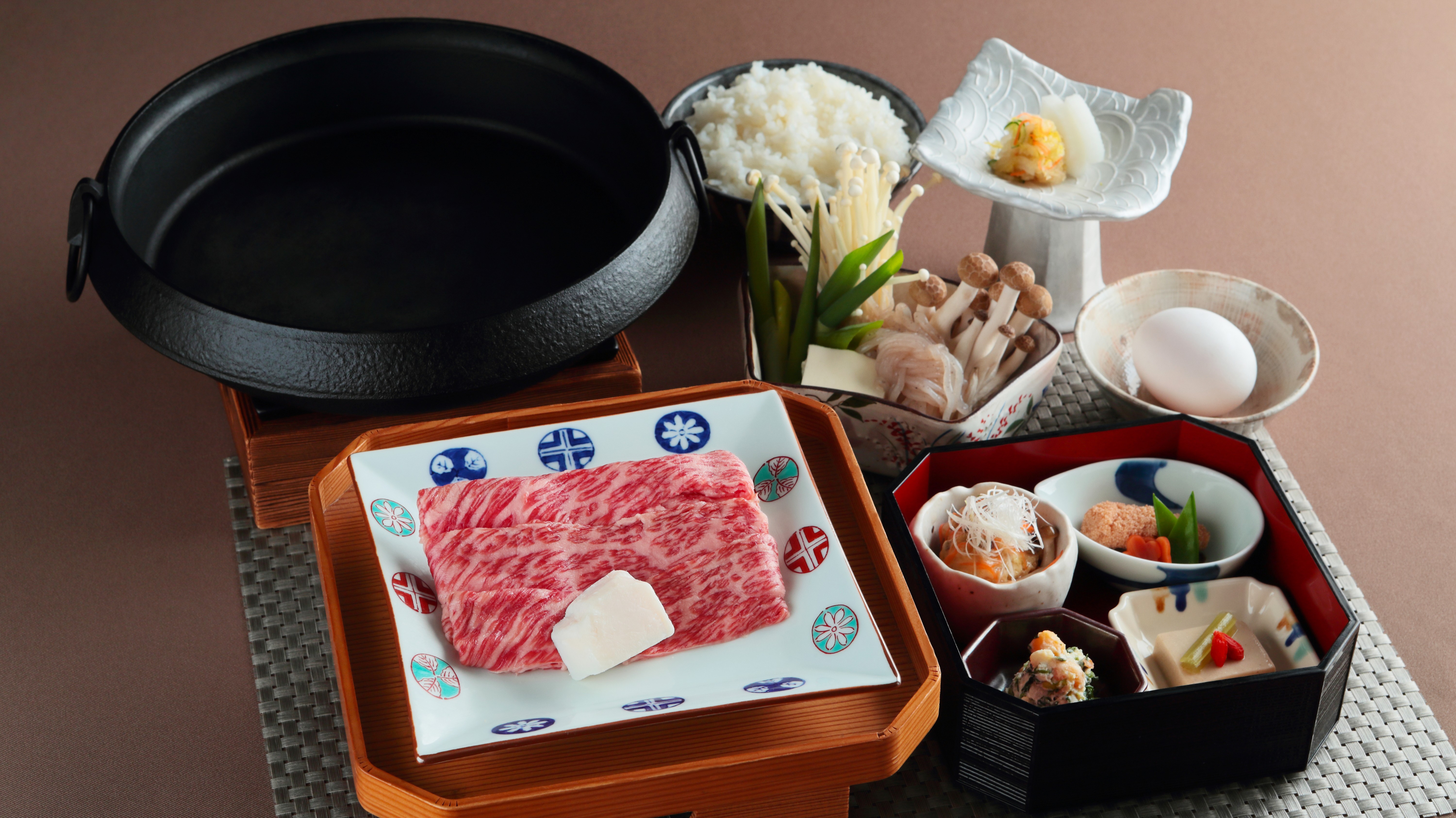 夕食（神戸ビーフすき焼き）