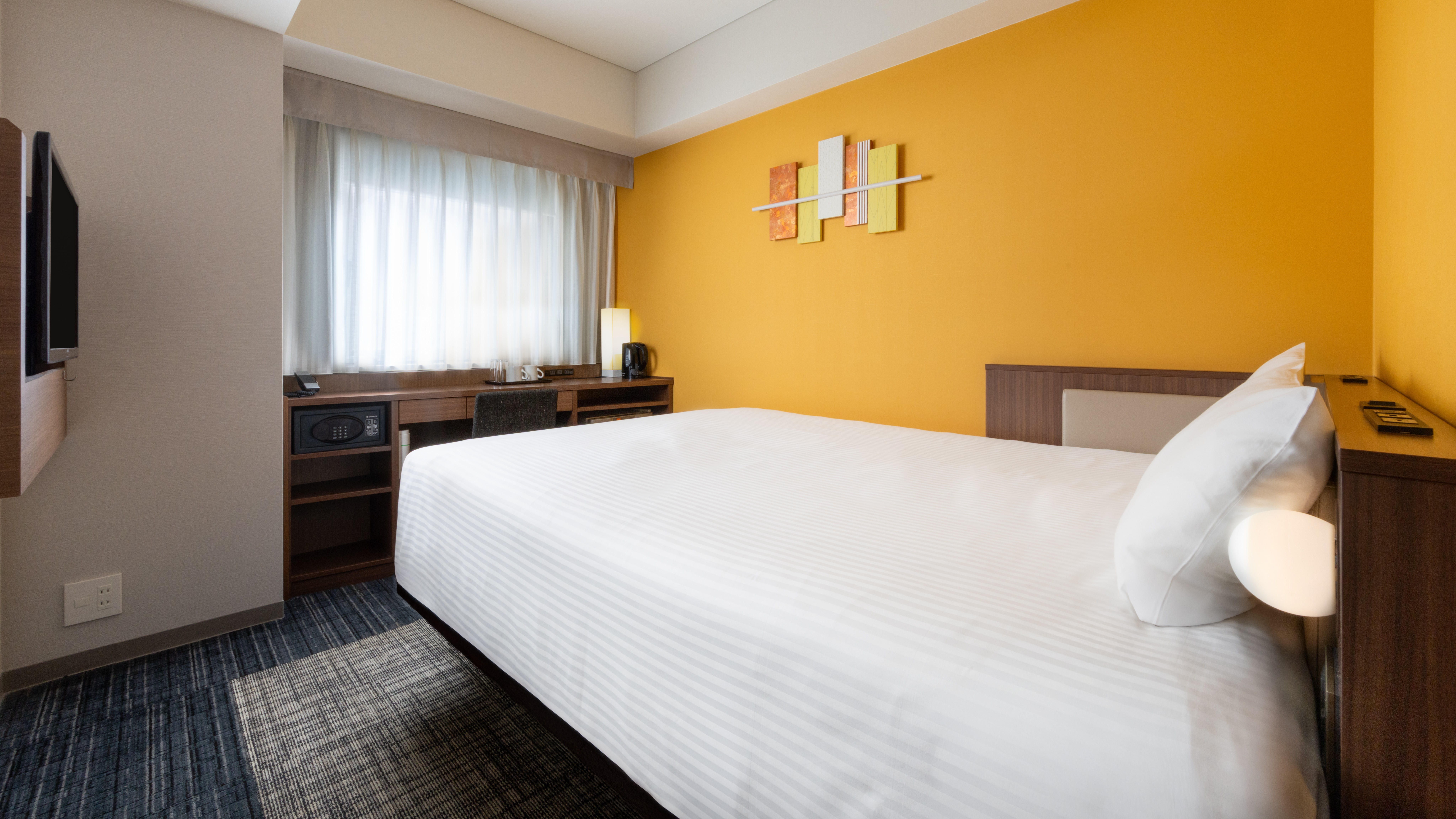 スタンダードダブル〔14㎡〕