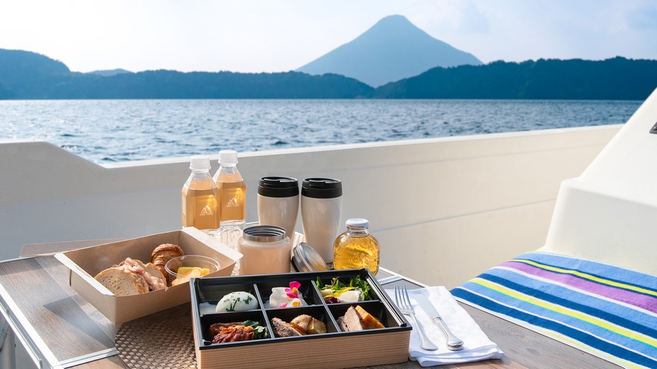 船の上で朝食を。クルージング体験付き　夕食は絶景と共に薩摩フレンチコース（１泊２食付）