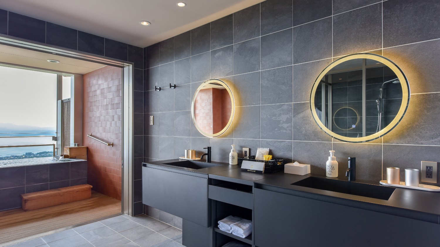 天降るスイート：月TSUKI　～露天風呂付～