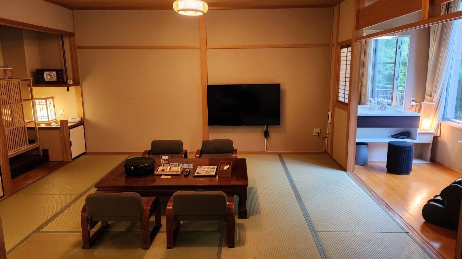 金色の間　紫翠