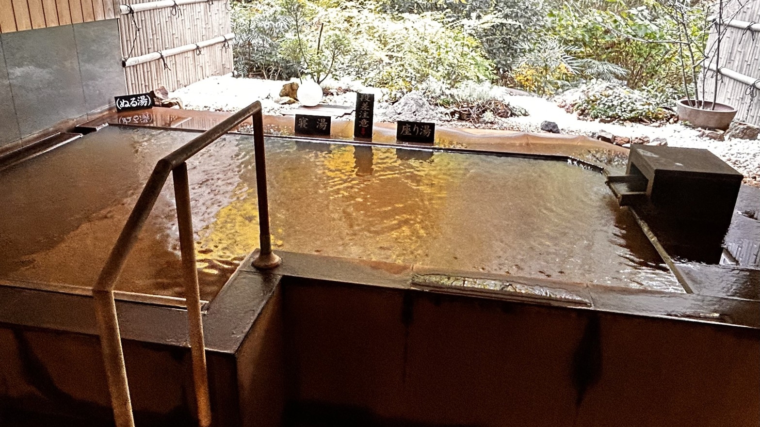 当館最高級【極懐石】いずれの季節においても最も優れた食材のみを総料理長が全力で厳選！是非ご賞味下さい