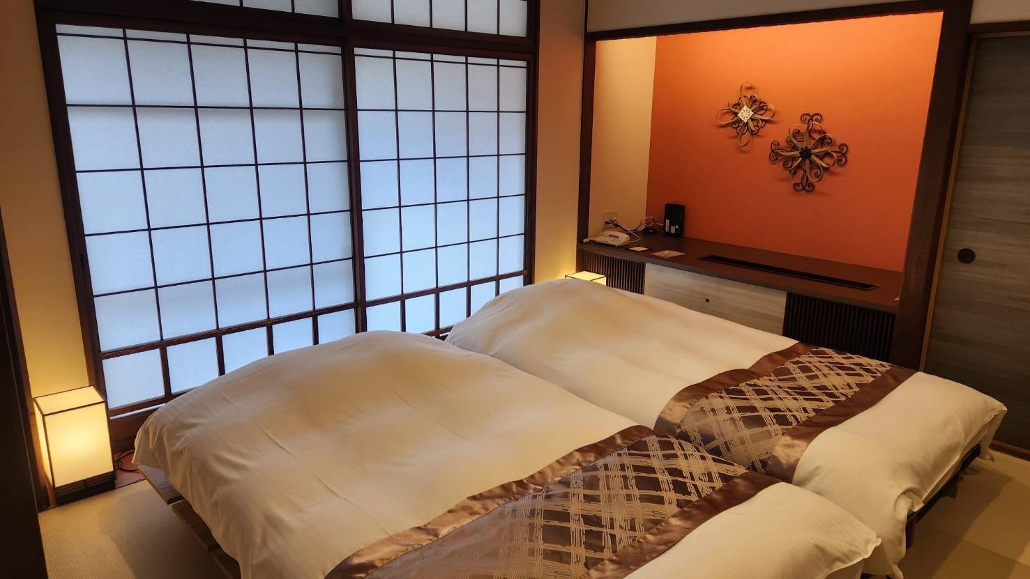 白金の間　青月・白月