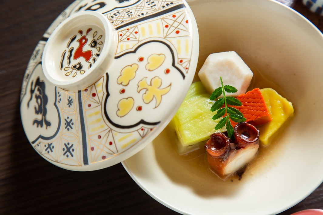 【月会席】匠の技を持つ料理長が丹精込めた、日本でも年々減少していく純和風会席をご堪能ください。