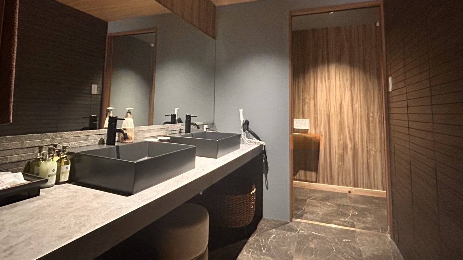 金色の間　雪月花