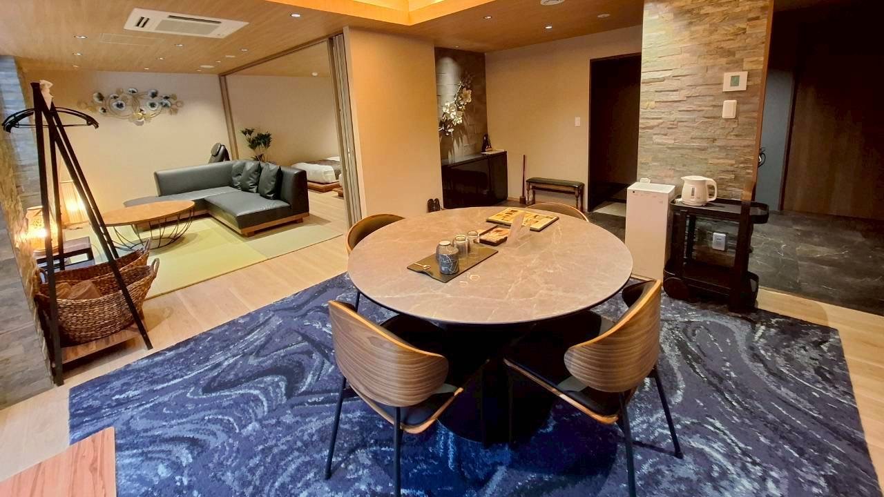 金色の間　雪月花