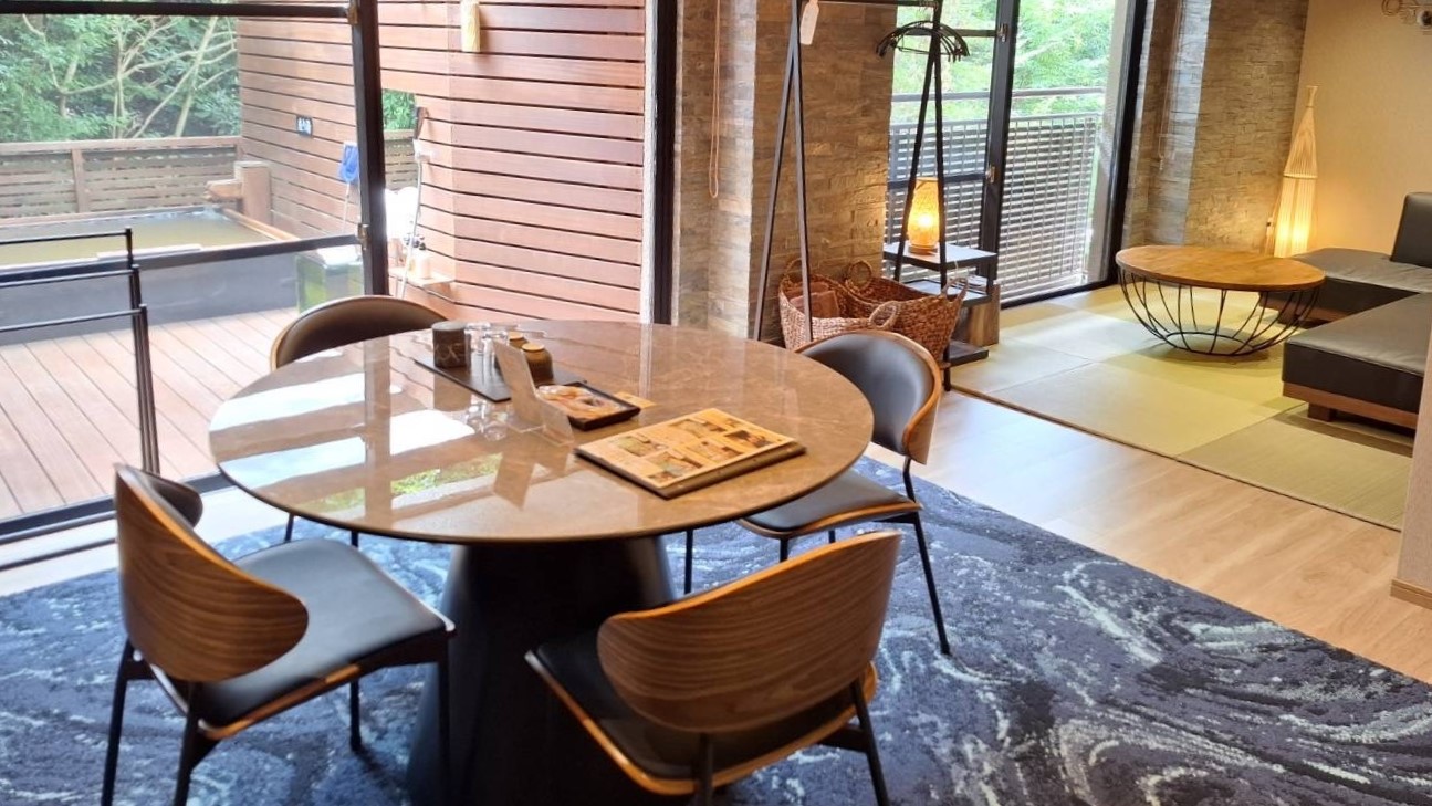 金色の間　雪月花