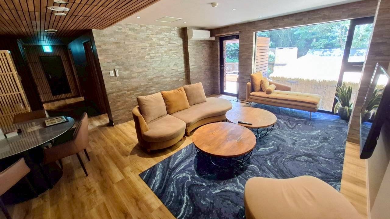 金色の間　十六夜