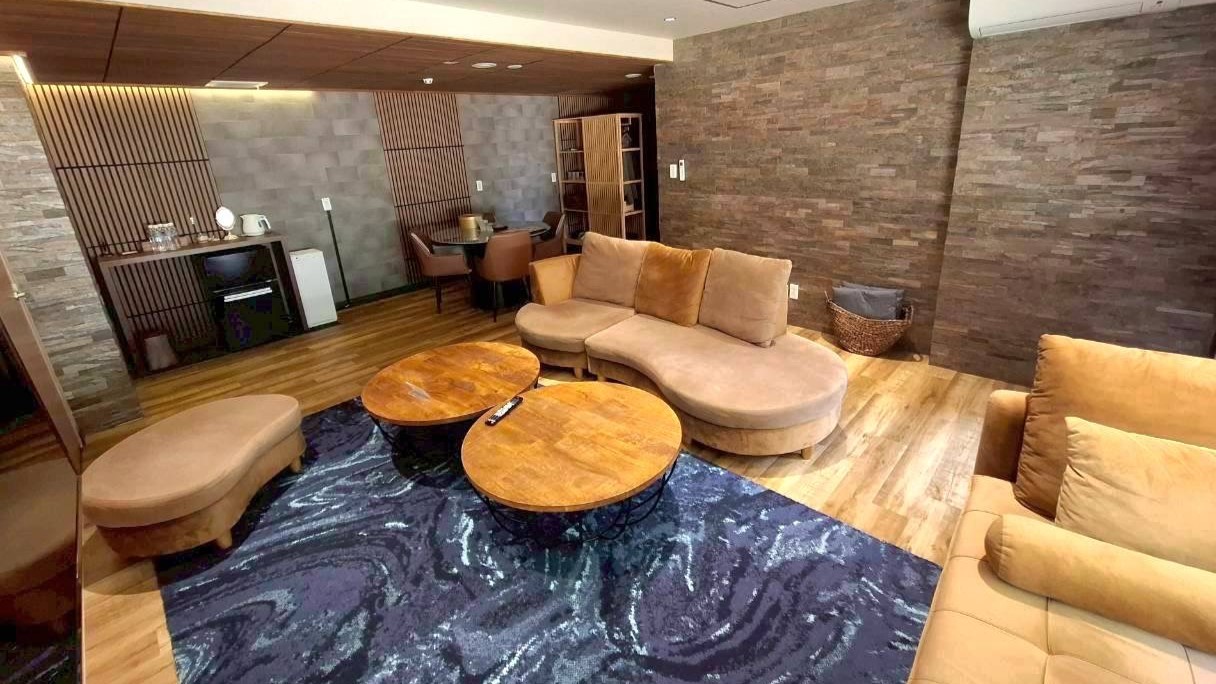 金色の間　十六夜