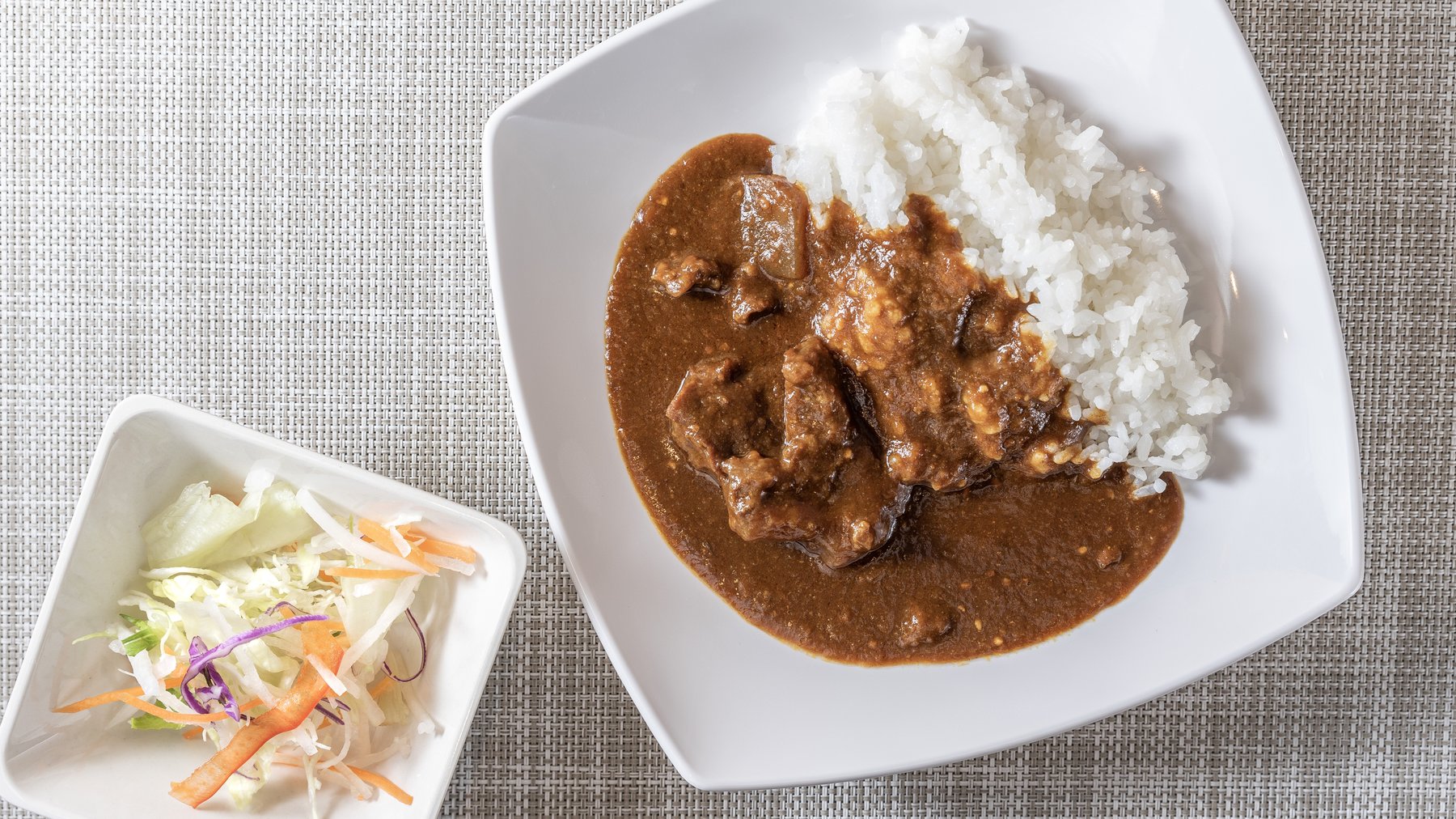 熊本名物馬肉カレー！で一日の活力を♪