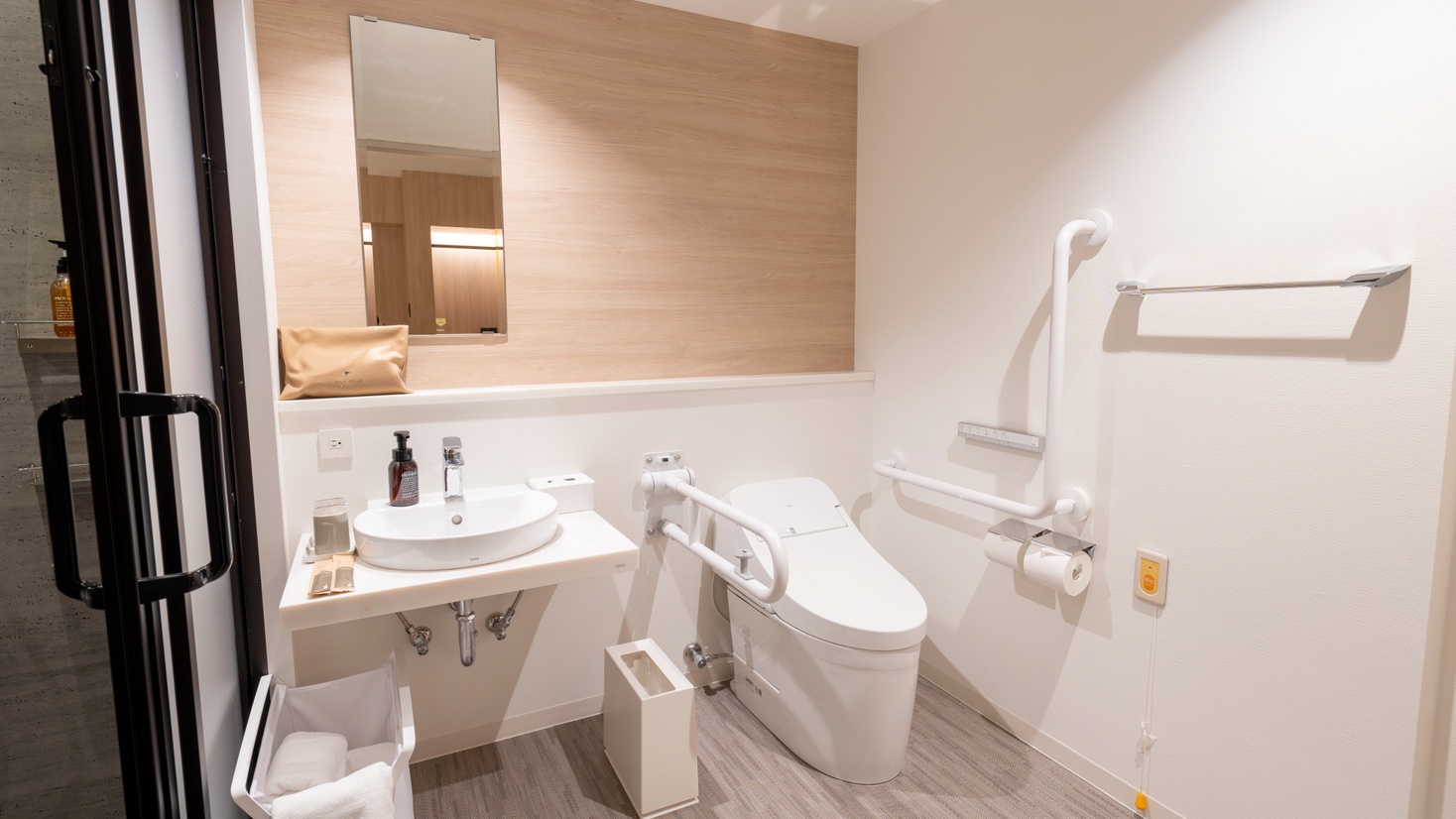 ユニバーサルダブル（バスルーム）