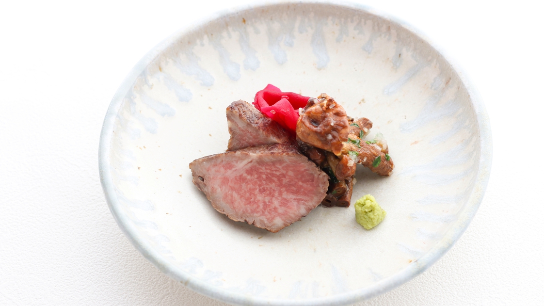 【春の新メニュー】旬の味覚・桜鯛やサクラマスを味わう和洋折衷ディナー＜夕朝食付＞