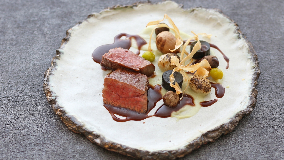 【淡路島の冬味覚】イノベーティブフレンチで体験する「淡路島３年とらふぐ＆淡路和牛」＜1泊2食＞