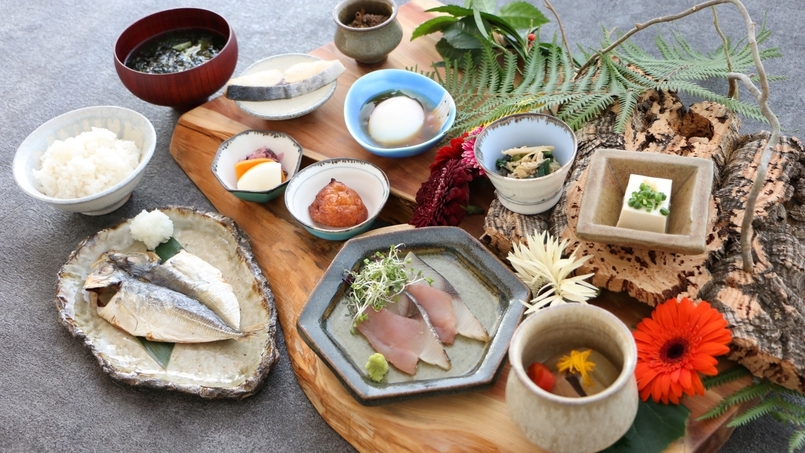 【御食国を巡る和朝食】淡路島の豊かな恵みが織りなす優雅な朝のひとときを＜朝食付＞