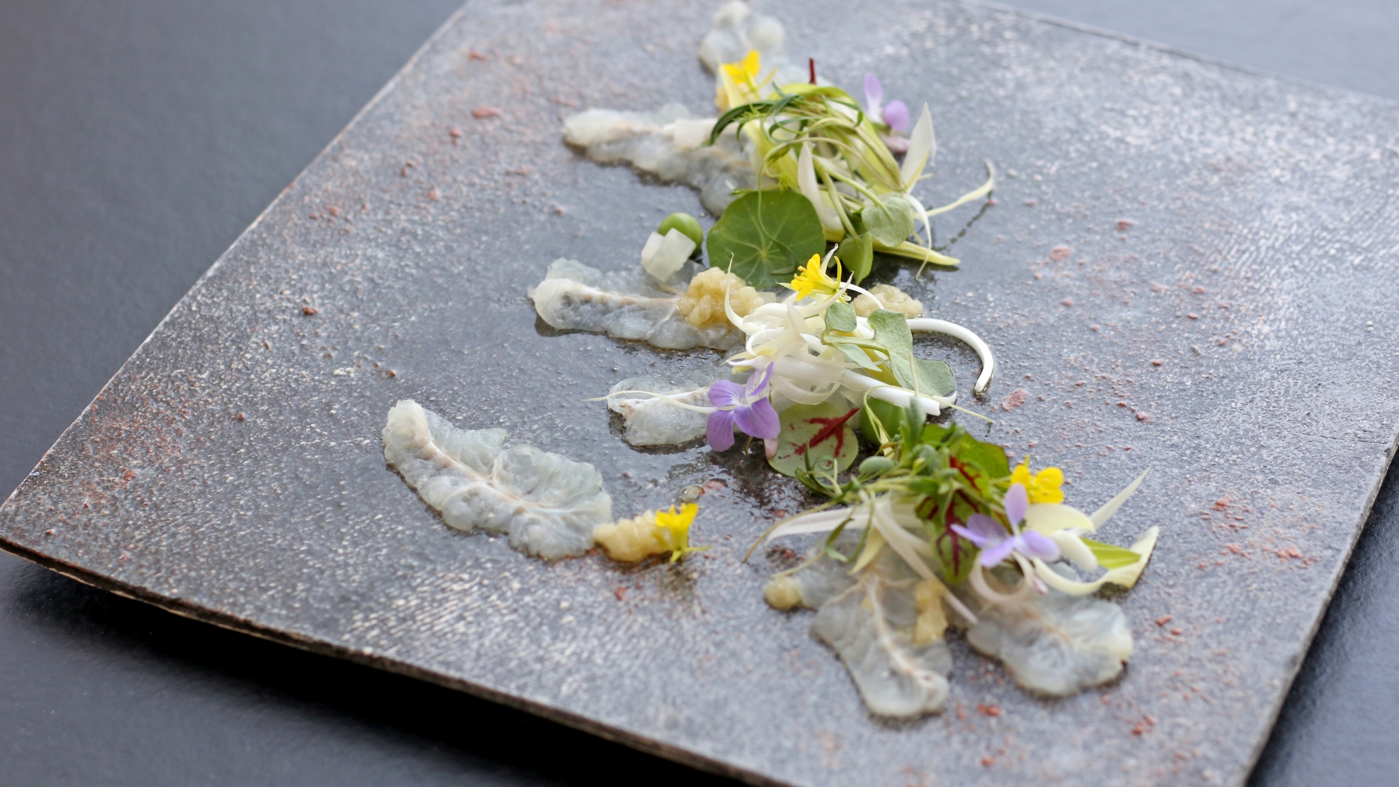 夏の和洋折衷～鱧薄造り～