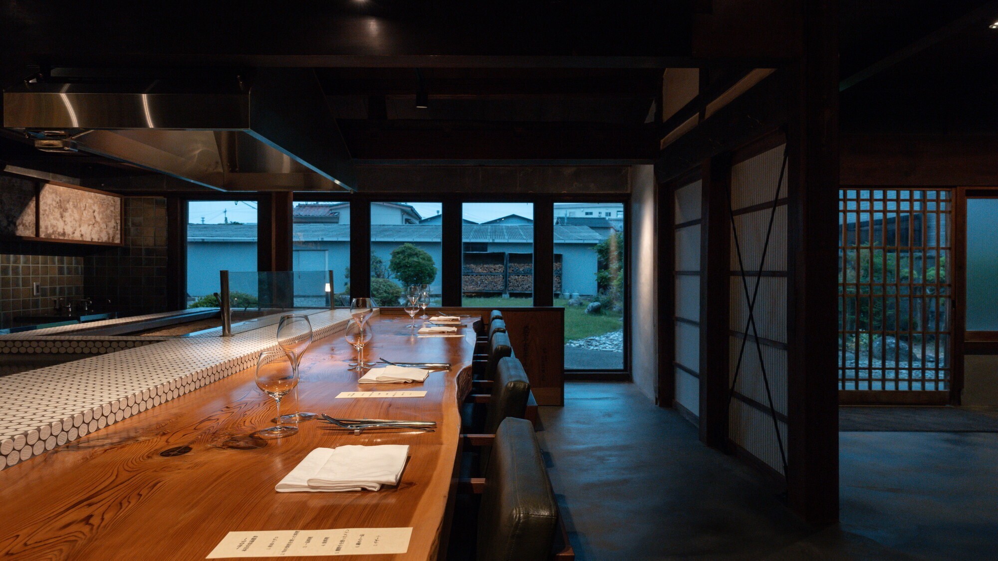 【夕食】1本の大木から作られた築150年の古民家をリノベーションしたレストラン